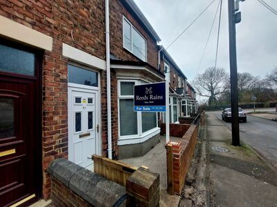 2 bedroom Mid Terrace House for sale
