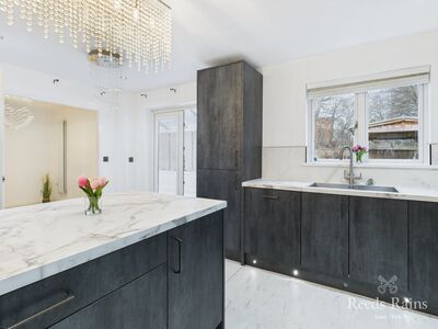 Church Meadow, 4 bedroom Detached House for sale, £350,000