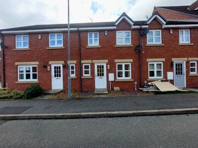 3 bedroom Mid Terrace House for sale