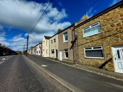 3 bedroom Mid Terrace House for sale