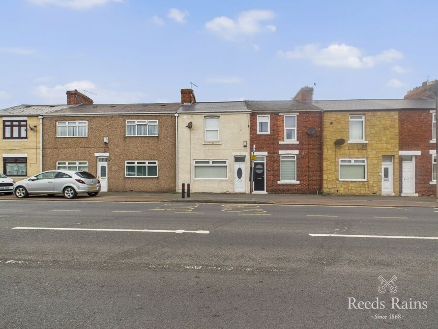 3 bedroom Mid Terrace House for sale