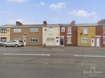 3 bedroom Mid Terrace House for sale