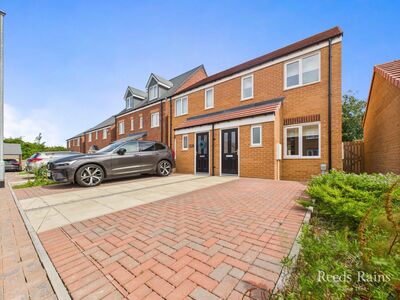 2 bedroom Semi Detached House for sale