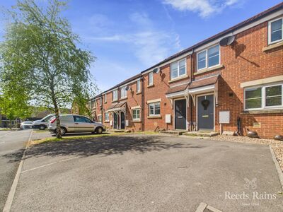 2 bedroom Mid Terrace House for sale