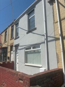 2 bedroom Mid Terrace House to rent