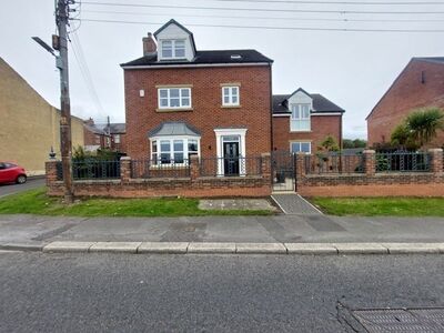 6 bedroom Detached House for sale