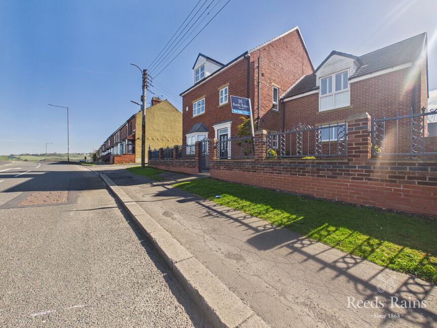 6 bedroom Detached House for sale