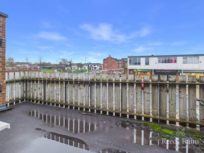 Cheveley Park Shopping Centre, 2 bedroom Flat to rent, &pound;650 pcm