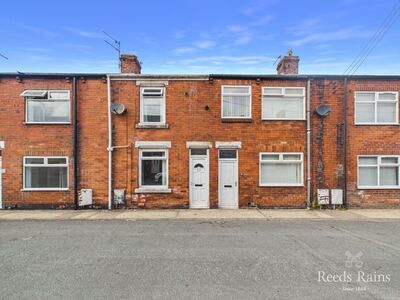 Iveson Terrace, 2 bedroom Mid Terrace House for sale, &pound;60,000