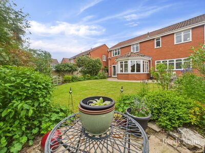 Beechways, 5 bedroom Detached House for sale, £625,000