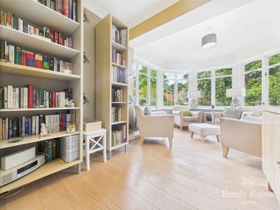 Beechways, 5 bedroom Detached House for sale, £625,000