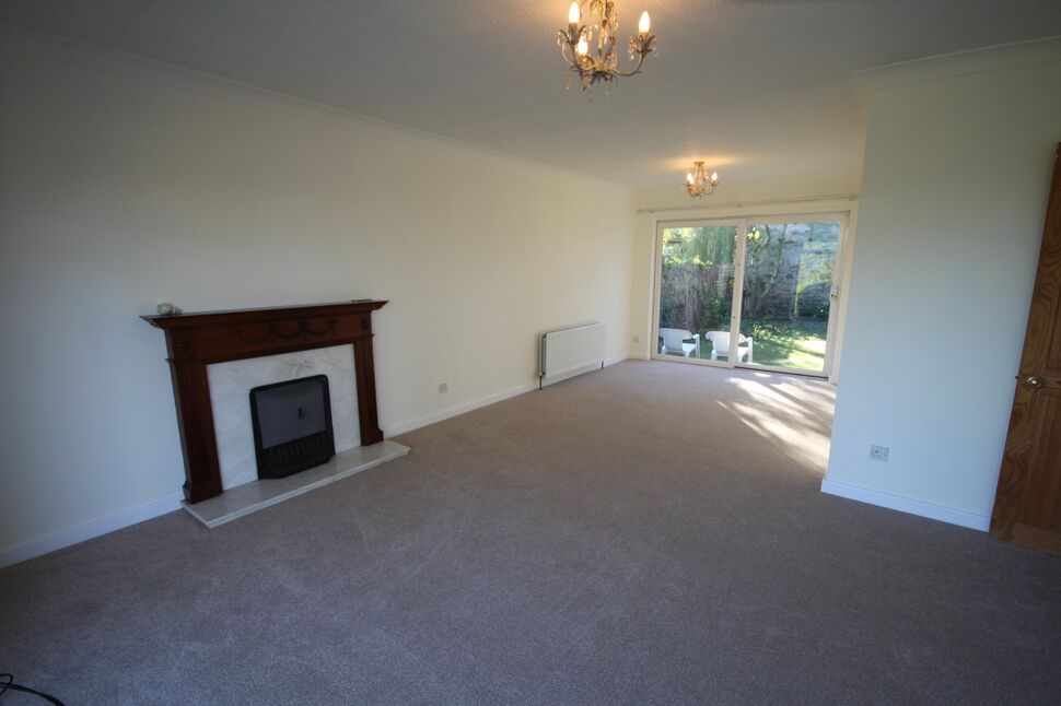 Lounge / Dining Room
