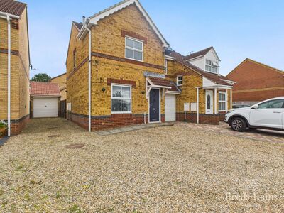 2 bedroom Semi Detached House to rent