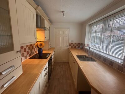 2 bedroom Mid Terrace House for sale