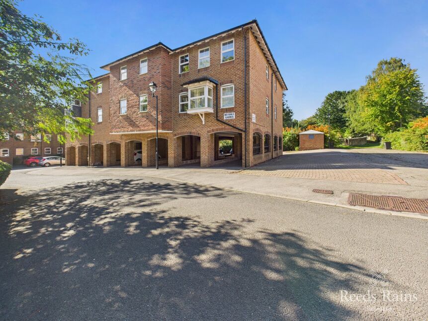 Main image of 2 bedroom  Flat for sale, St. Giles Close, Gilesgate, Durham, DH1