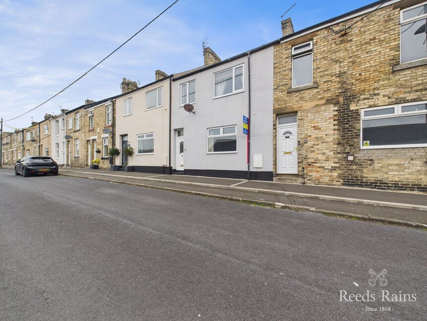 3 bedroom Mid Terrace House for sale