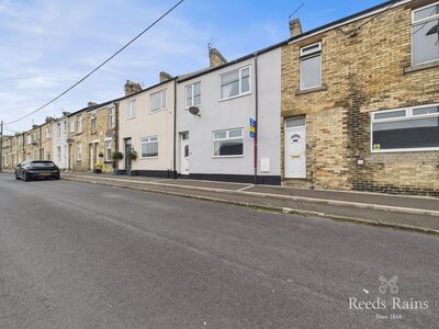 3 bedroom Mid Terrace House for sale
