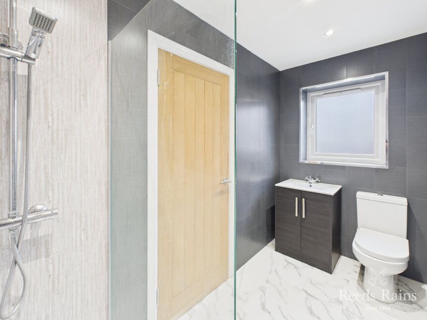 En-Suite Bathroom