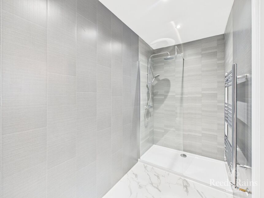 En-Suite Bathroom