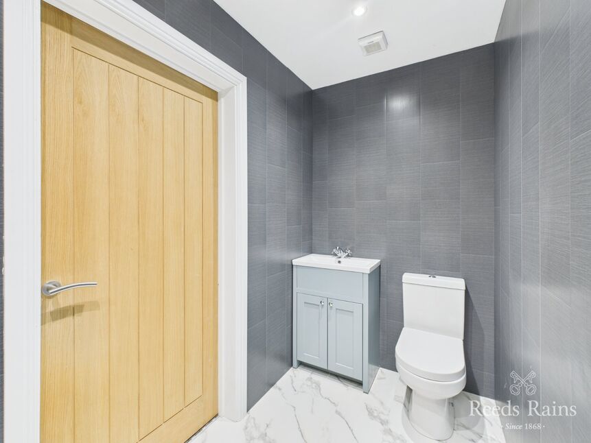 En-Suite Bathroom