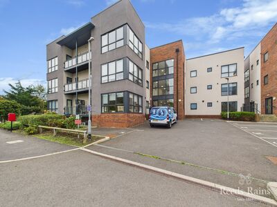 2 bedroom  Flat for sale