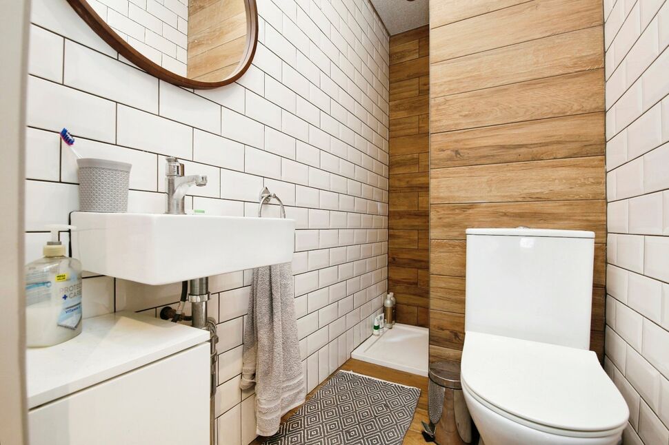 En-Suite Bathroom