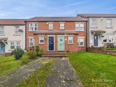 3 bedroom Mid Terrace House for sale