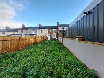 2 bedroom Mid Terrace House for sale