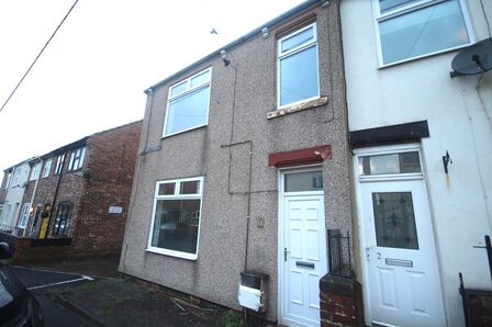 Gladstone Terrace, 3 bedroom End Terrace House to rent, £750 pcm
