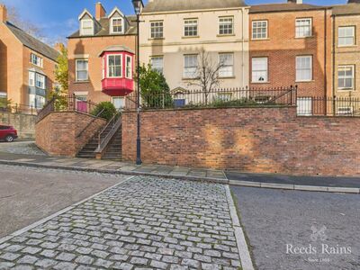 Highgate, 6 bedroom Mid Terrace House to rent, £4,680 pcm