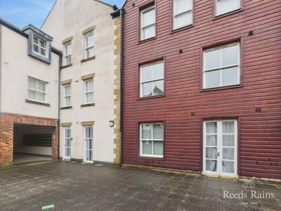 New Elvet, 2 bedroom  Flat to rent, £1,950 pcm