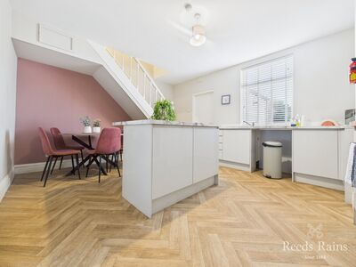 3 bedroom End Terrace House for sale