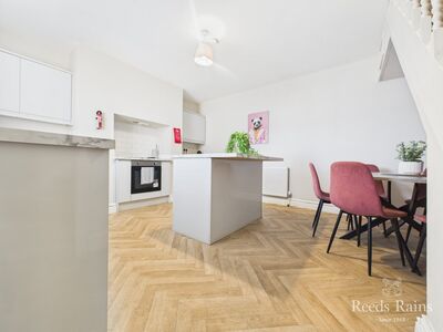 3 bedroom End Terrace House for sale