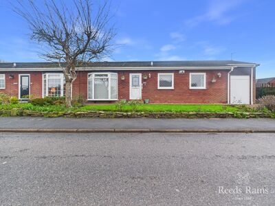 Grinstead Way, 3 bedroom Semi Detached Bungalow for sale, &pound;260,000