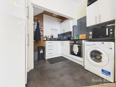 2 bedroom Mid Terrace House for sale