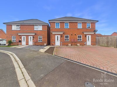2 bedroom Semi Detached House for sale