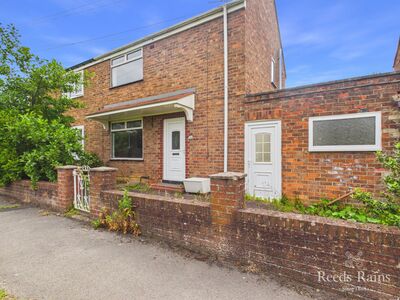 Mary Terrace, 2 bedroom Semi Detached House to rent, &pound;750 pcm