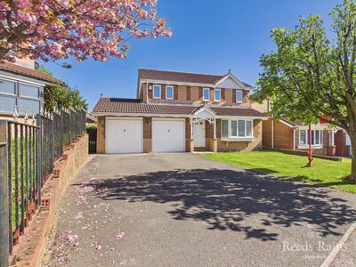 Ashbourne Drive, 4 bedroom Semi Detached House to rent, &pound;1,600 pcm
