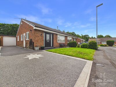 2 bedroom Semi Detached Bungalow for sale