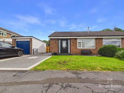 2 bedroom Semi Detached Bungalow for sale