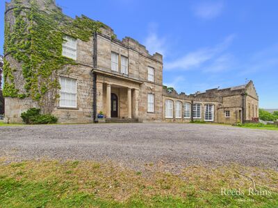 4 bedroom Flat for sale
