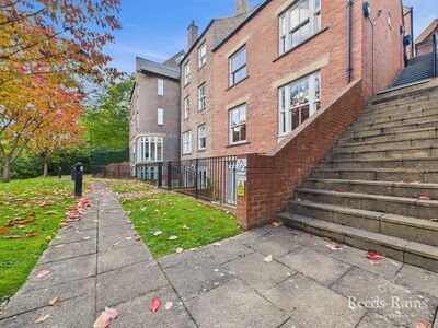2 bedroom Flat to rent