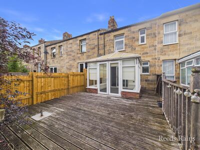 3 bedroom Mid Terrace House for sale