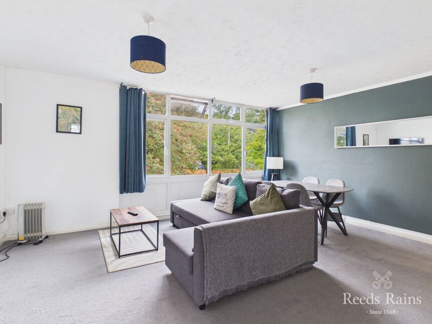 Lounge / Dining Room
