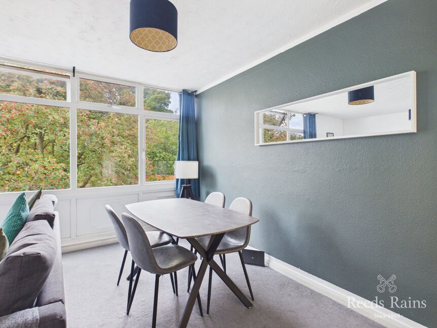 Lounge / Dining Room