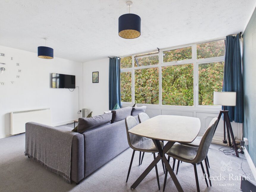 Lounge / Dining Room