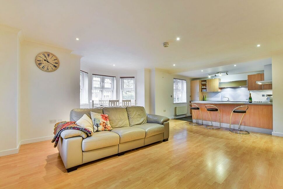 Lounge / Dining Room