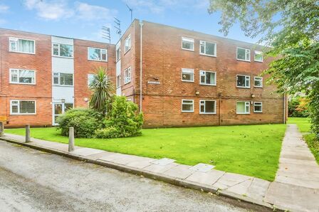 Milden Close, 1 bedroom Flat to rent, &pound;950 pcm