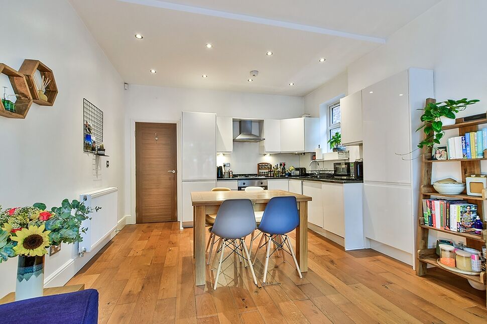 Lounge / Kitchen