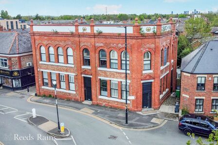 4 bedroom Mid Terrace House for sale